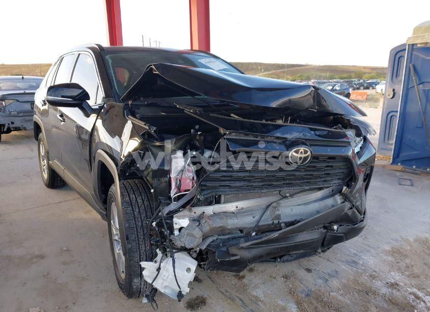 2021 Toyota Rav4 XLE (VIN 2T3W1RFV1MC087019) main photo