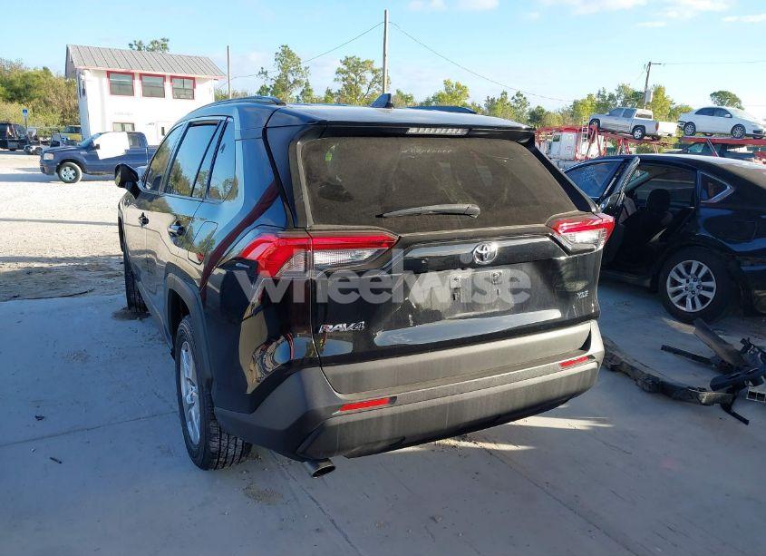 Photo 3 of 2021 Toyota Rav4 XLE (VIN 2T3W1RFV1MC087019)