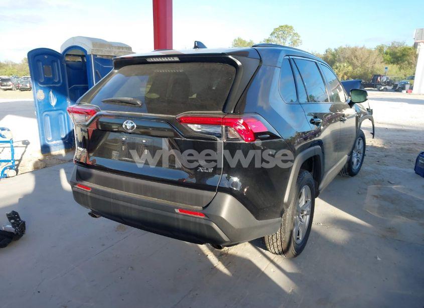 Photo 4 of 2021 Toyota Rav4 XLE (VIN 2T3W1RFV1MC087019)