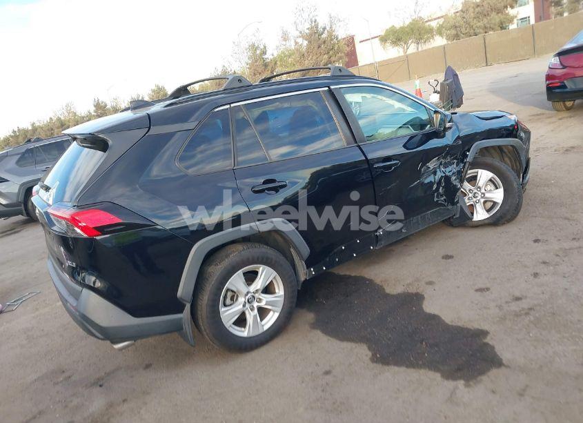 Photo 4 of 2021 Toyota Rav4 XLE (VIN 2T3W1RFV1MC087506)