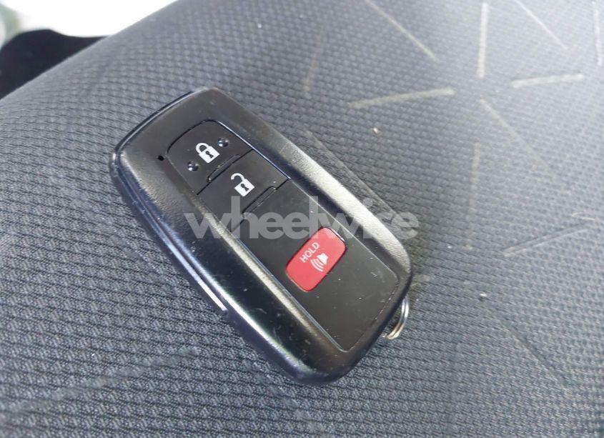 Photo 11 of 2021 Toyota Rav4 XLE (VIN 2T3W1RFV1MC105518)