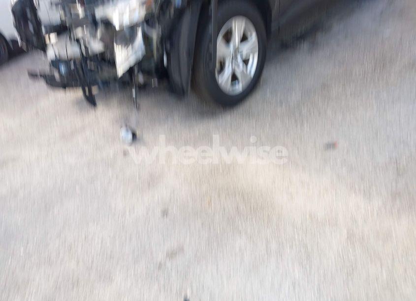 Photo 6 of 2021 Toyota Rav4 XLE (VIN 2T3W1RFV1MC105518)