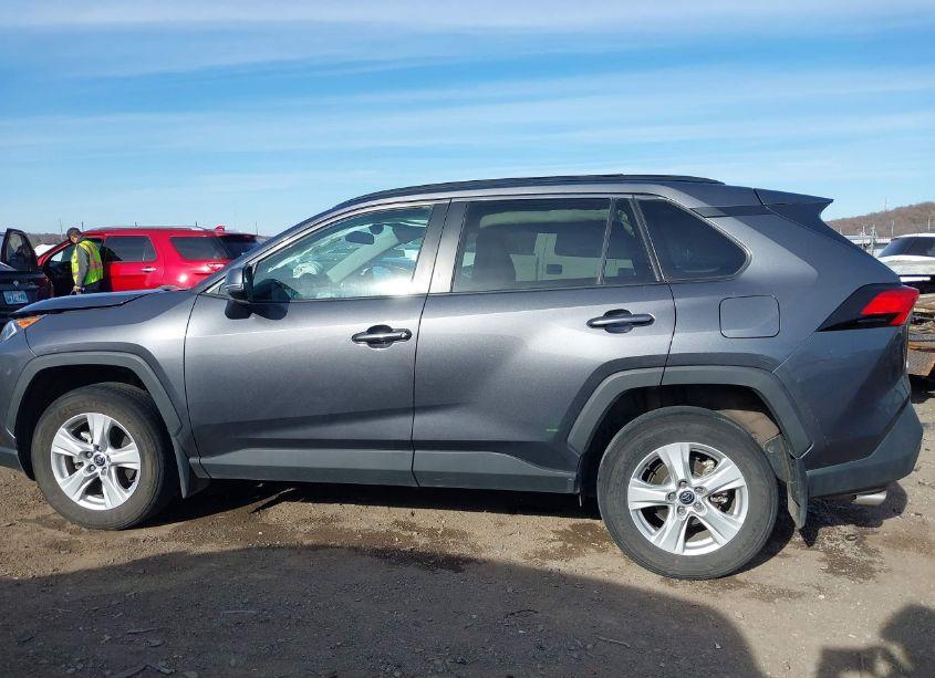 Photo 14 of 2021 Toyota Rav4 XLE (VIN 2T3W1RFV1MC147011)