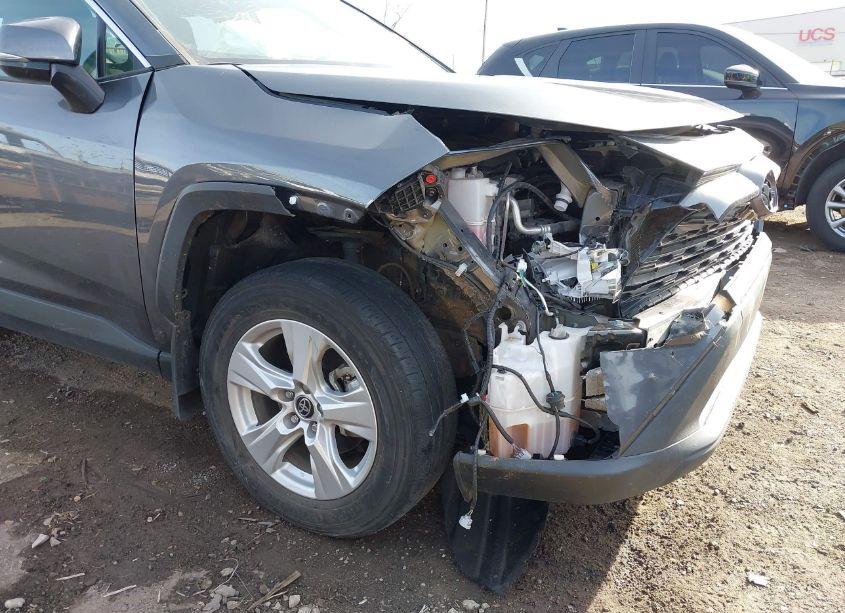 Photo 6 of 2021 Toyota Rav4 XLE (VIN 2T3W1RFV1MC147011)