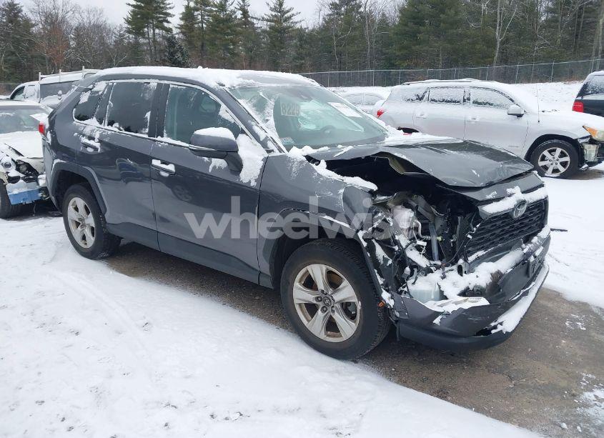 2021 Toyota Rav4 XLE (VIN 2T3W1RFV1MC149440) main photo