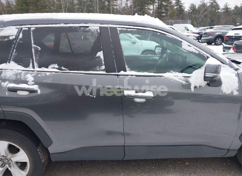 Photo 13 of 2021 Toyota Rav4 XLE (VIN 2T3W1RFV1MC149440)