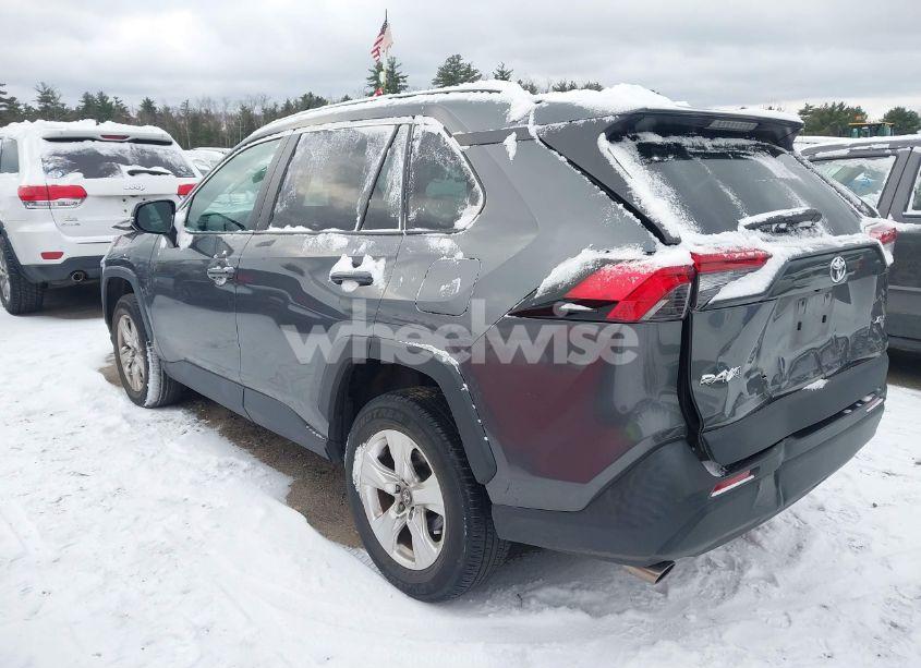 Photo 3 of 2021 Toyota Rav4 XLE (VIN 2T3W1RFV1MC149440)