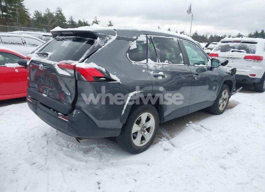 Photo 4 of 2021 Toyota Rav4 XLE (VIN 2T3W1RFV1MC149440)