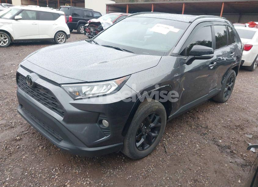 Photo 2 of 2021 Toyota Rav4 XLE (VIN 2T3W1RFV1MC151429)