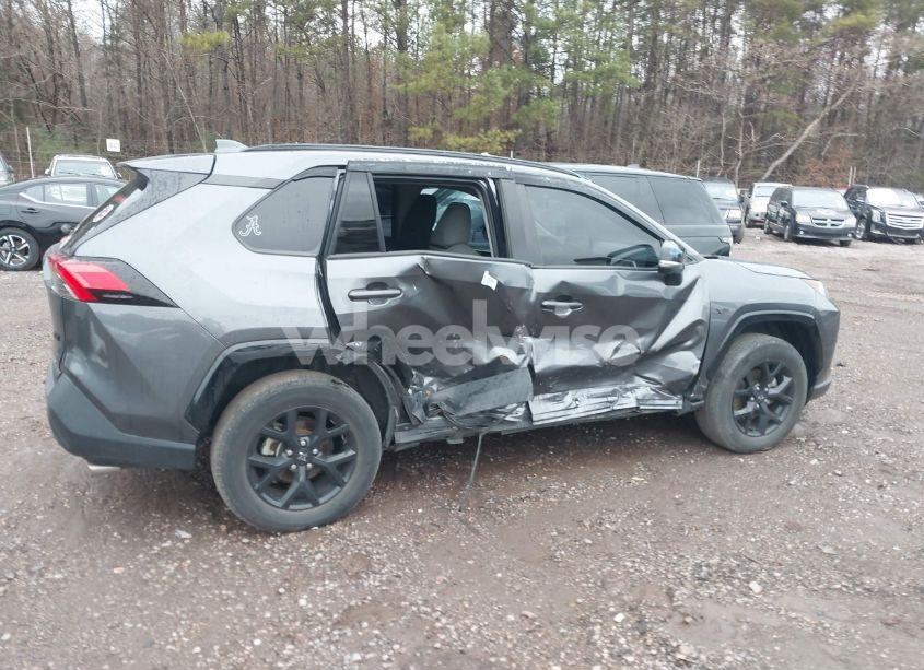 Photo 6 of 2021 Toyota Rav4 XLE (VIN 2T3W1RFV1MC151429)