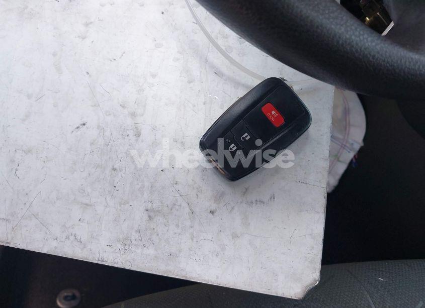 Photo 11 of 2021 Toyota Rav4 XLE (VIN 2T3W1RFV1MC154363)