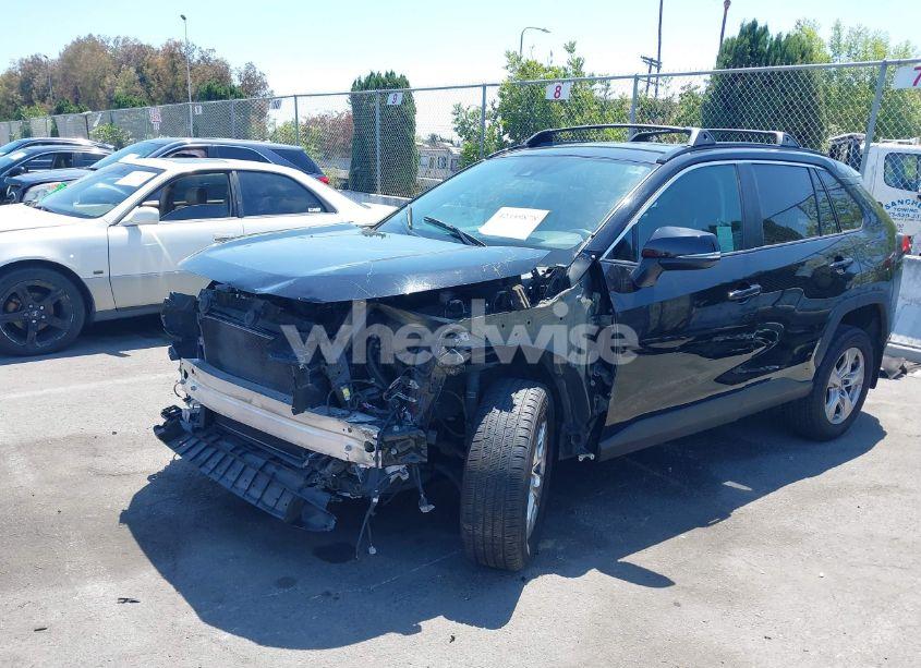 Photo 2 of 2021 Toyota Rav4 XLE (VIN 2T3W1RFV1MC154363)