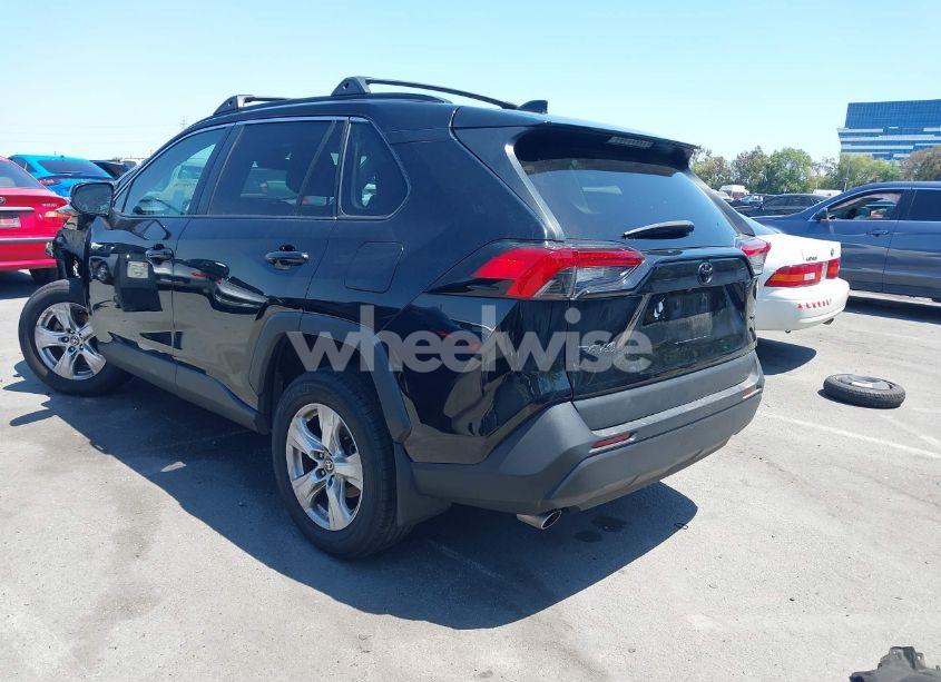 Photo 3 of 2021 Toyota Rav4 XLE (VIN 2T3W1RFV1MC154363)
