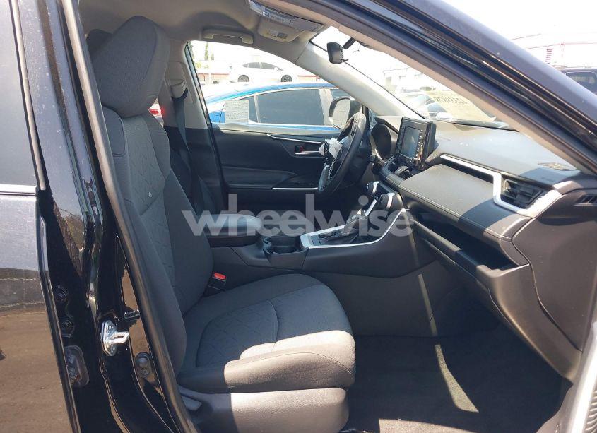 Photo 5 of 2021 Toyota Rav4 XLE (VIN 2T3W1RFV1MC154363)