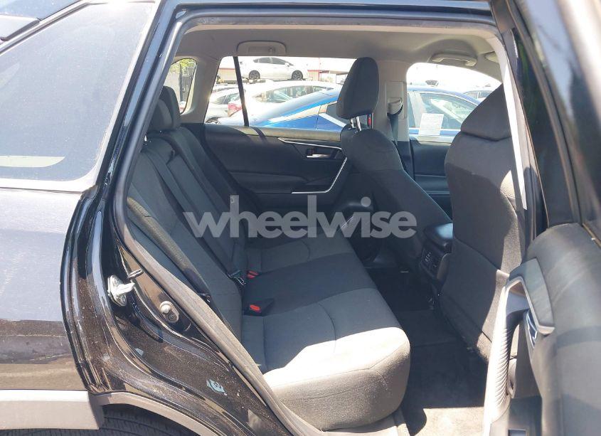 Photo 8 of 2021 Toyota Rav4 XLE (VIN 2T3W1RFV1MC154363)