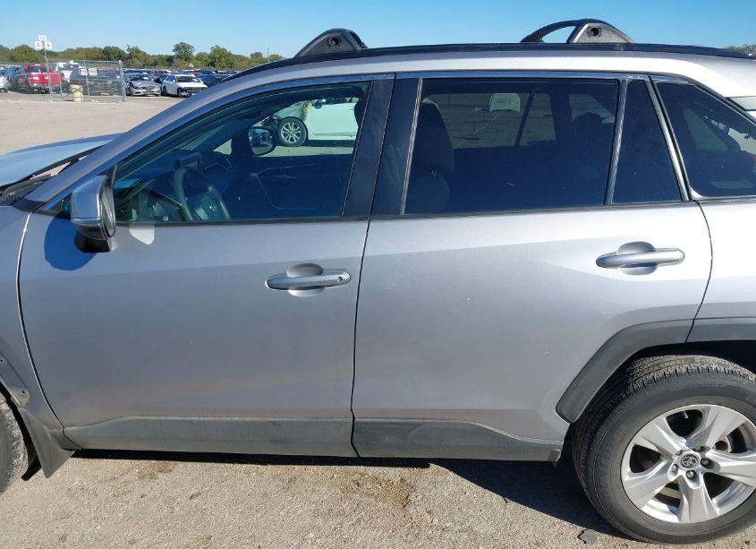 Photo 15 of 2021 Toyota Rav4 XLE (VIN 2T3W1RFV1MC172670)