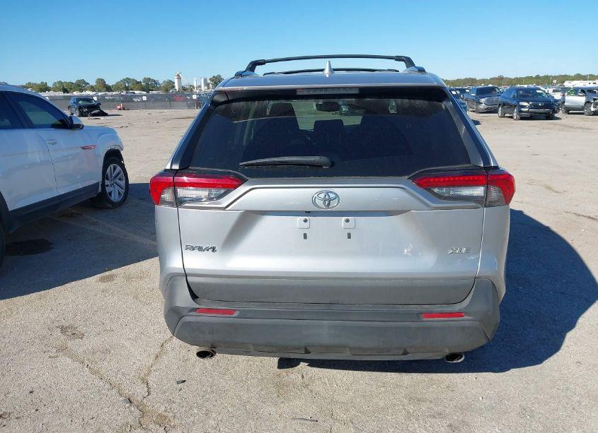 Photo 17 of 2021 Toyota Rav4 XLE (VIN 2T3W1RFV1MC172670)