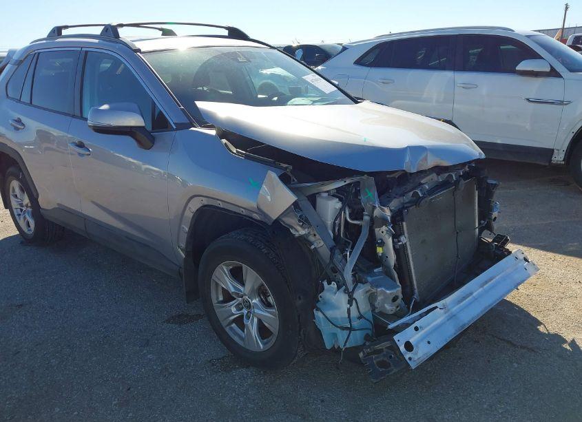 Photo 6 of 2021 Toyota Rav4 XLE (VIN 2T3W1RFV1MC172670)