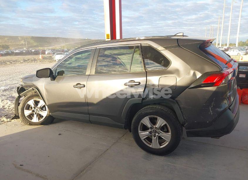 Photo 14 of 2021 Toyota Rav4 XLE (VIN 2T3W1RFV1MW108322)