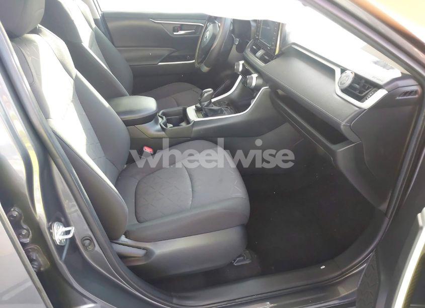 Photo 5 of 2021 Toyota Rav4 XLE (VIN 2T3W1RFV1MW108322)