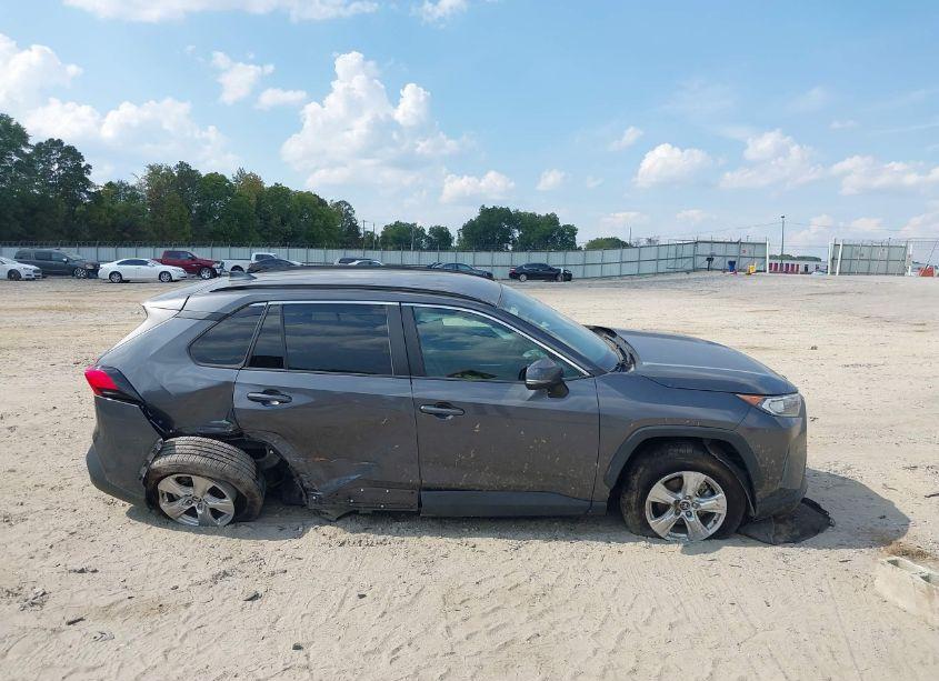 Photo 13 of 2021 Toyota Rav4 XLE (VIN 2T3W1RFV1MW116730)