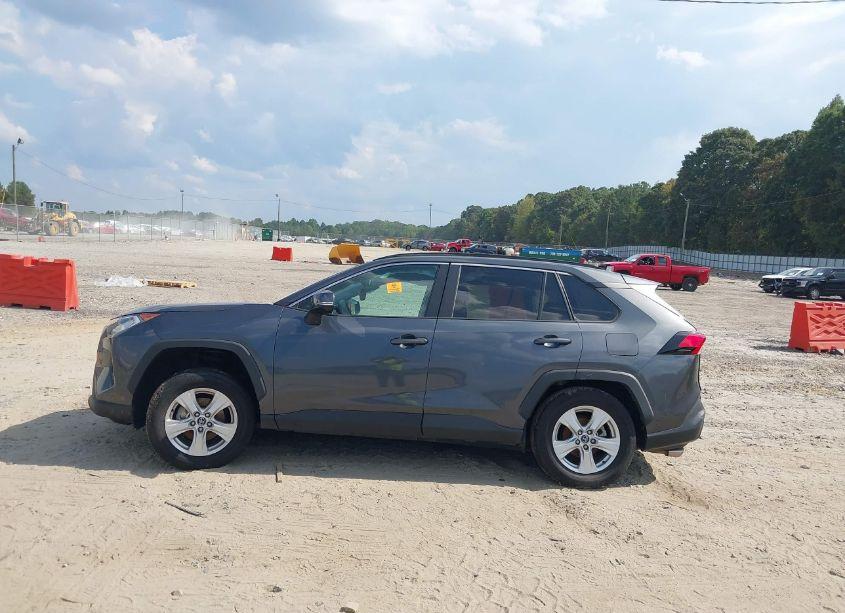 Photo 14 of 2021 Toyota Rav4 XLE (VIN 2T3W1RFV1MW116730)