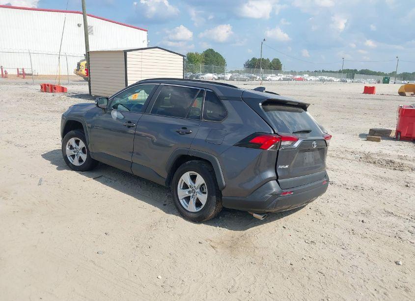 Photo 3 of 2021 Toyota Rav4 XLE (VIN 2T3W1RFV1MW116730)