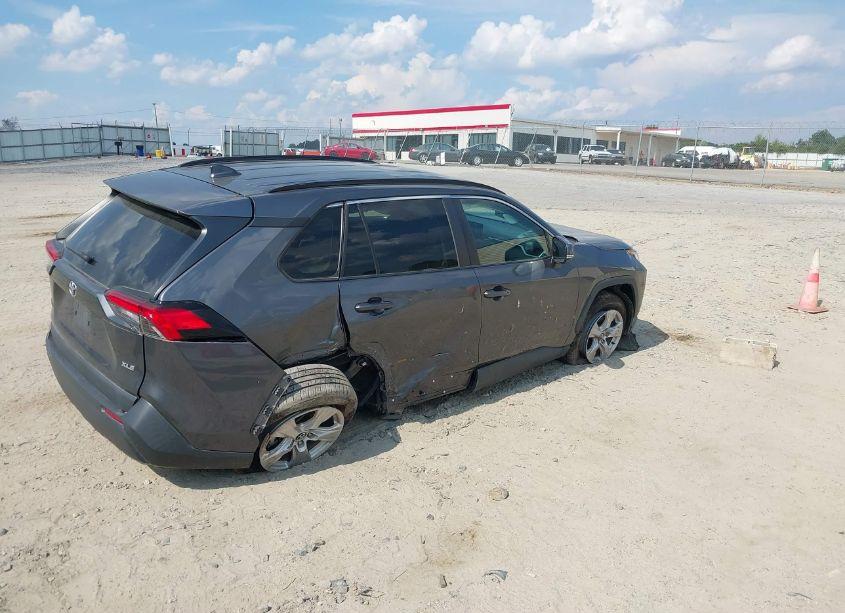 Photo 4 of 2021 Toyota Rav4 XLE (VIN 2T3W1RFV1MW116730)