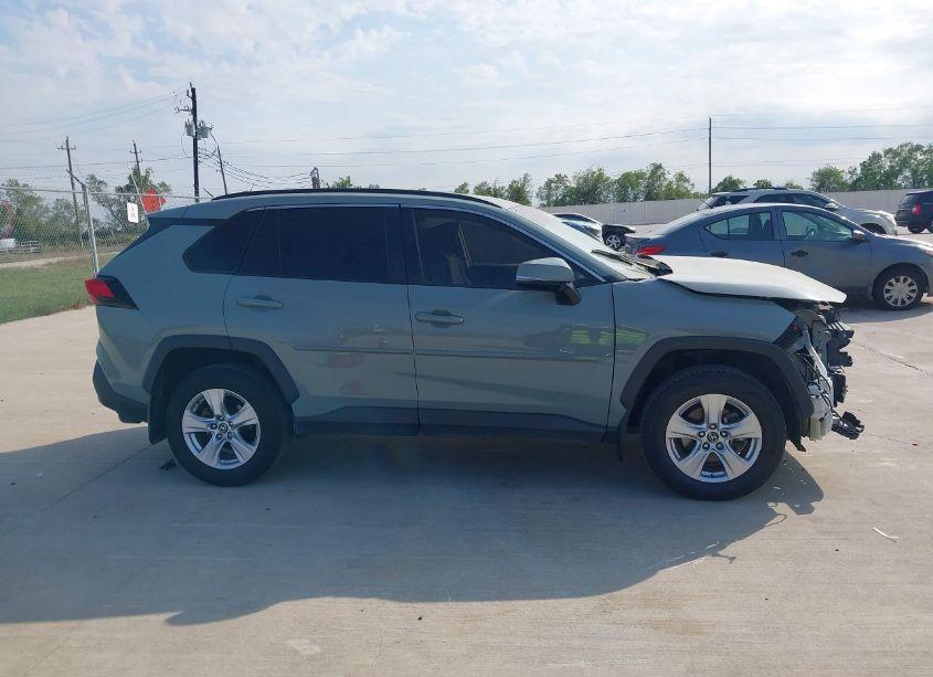 Photo 13 of 2021 Toyota Rav4 XLE (VIN 2T3W1RFV1MW121409)