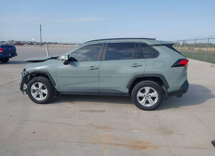 Photo 14 of 2021 Toyota Rav4 XLE (VIN 2T3W1RFV1MW121409)