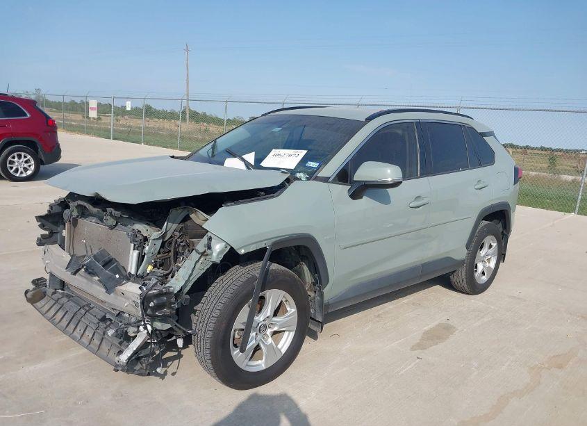 Photo 2 of 2021 Toyota Rav4 XLE (VIN 2T3W1RFV1MW121409)