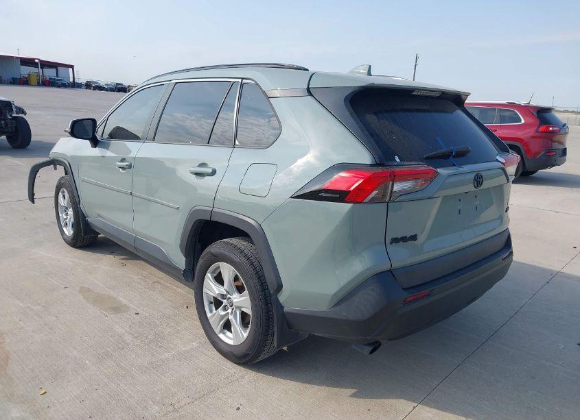 Photo 3 of 2021 Toyota Rav4 XLE (VIN 2T3W1RFV1MW121409)