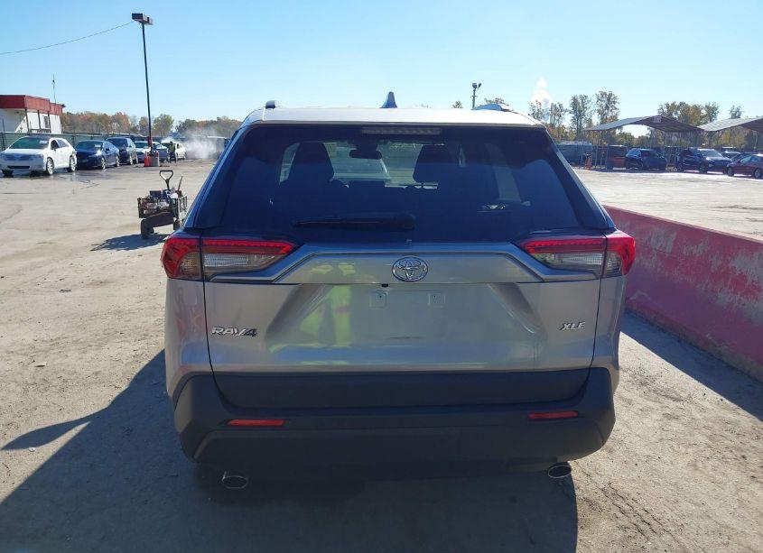 Photo 17 of 2021 Toyota Rav4 XLE (VIN 2T3W1RFV1MW150571)