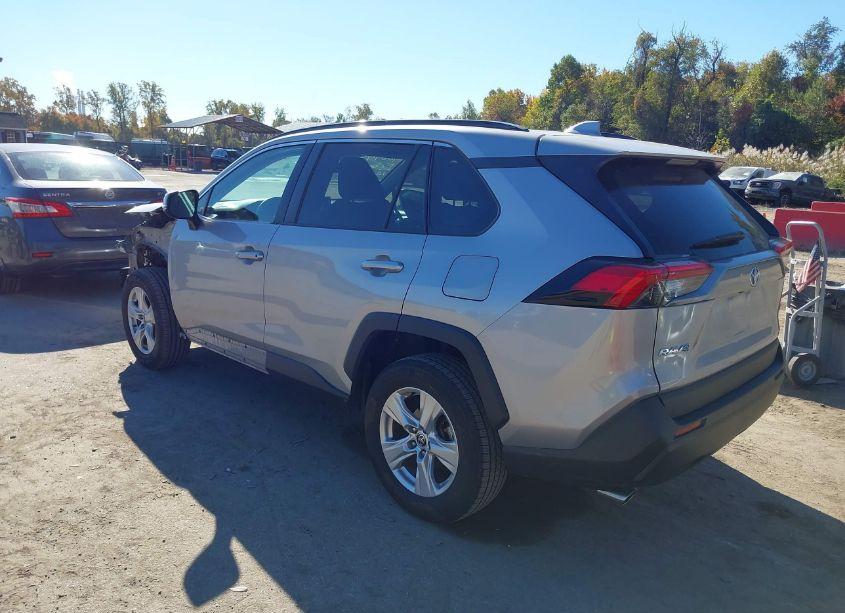 Photo 3 of 2021 Toyota Rav4 XLE (VIN 2T3W1RFV1MW150571)