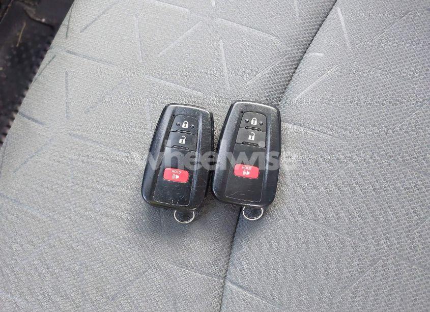 Photo 11 of 2022 Toyota Rav4 XLE (VIN 2T3W1RFV1NC174968)