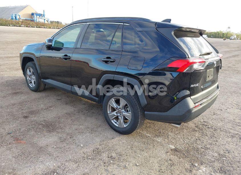 Photo 3 of 2022 Toyota Rav4 XLE (VIN 2T3W1RFV1NC174968)