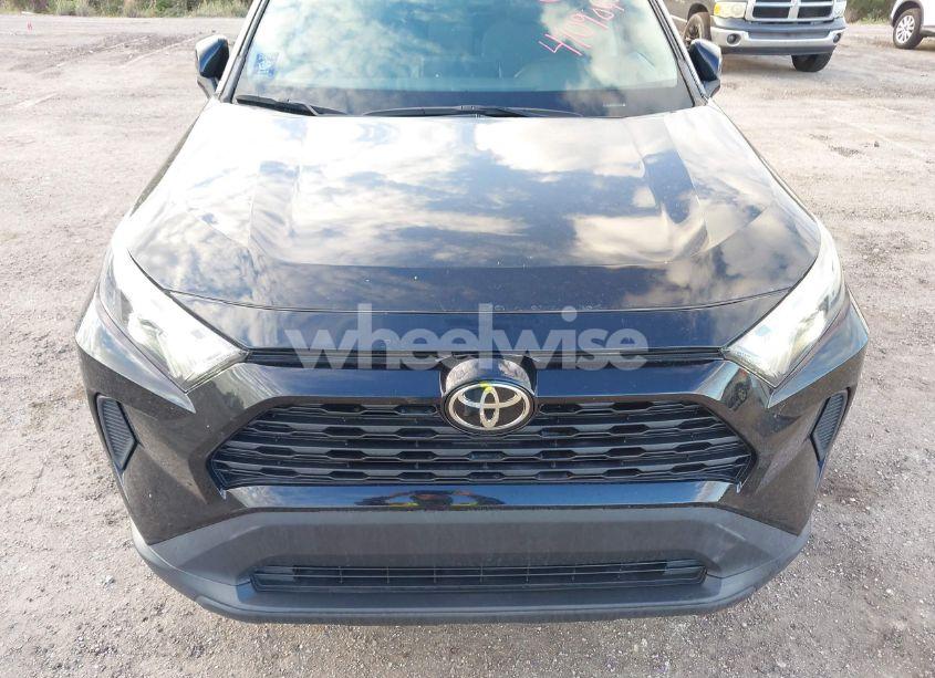 Photo 6 of 2022 Toyota Rav4 XLE (VIN 2T3W1RFV1NC174968)