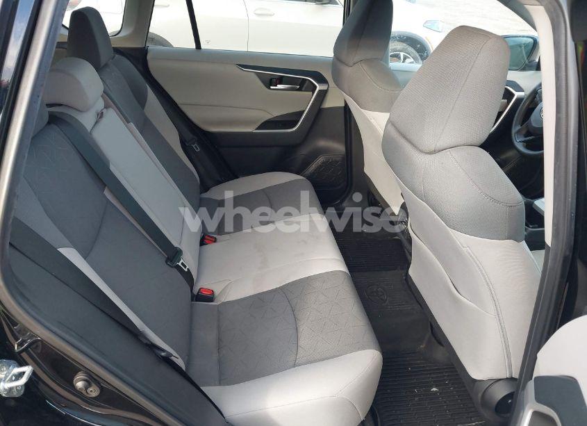 Photo 8 of 2022 Toyota Rav4 XLE (VIN 2T3W1RFV1NC174968)