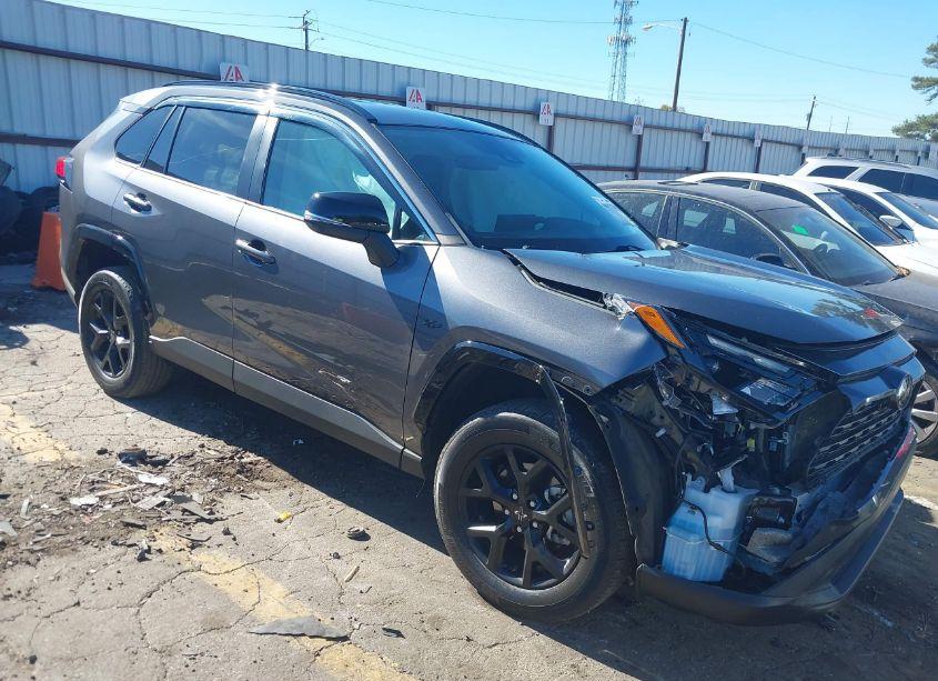 2022 Toyota Rav4 XLE (VIN 2T3W1RFV1NC180012) main photo