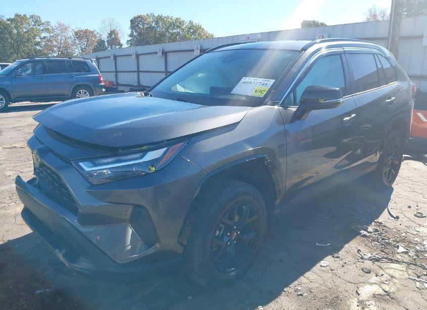 Photo 2 of 2022 Toyota Rav4 XLE (VIN 2T3W1RFV1NC180012)