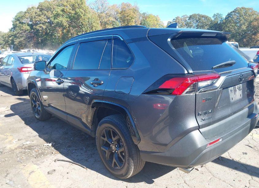 Photo 3 of 2022 Toyota Rav4 XLE (VIN 2T3W1RFV1NC180012)