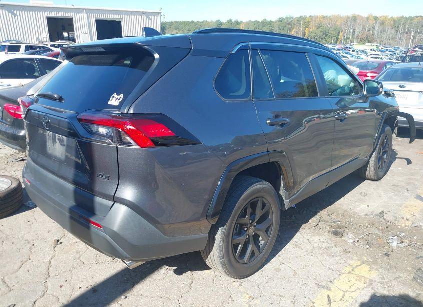 Photo 4 of 2022 Toyota Rav4 XLE (VIN 2T3W1RFV1NC180012)