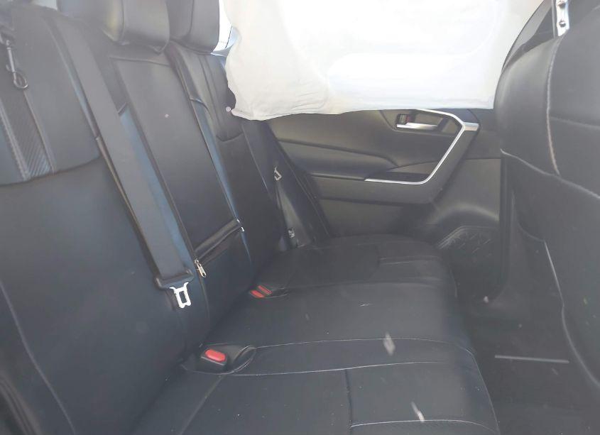 Photo 8 of 2022 Toyota Rav4 XLE (VIN 2T3W1RFV1NC180012)