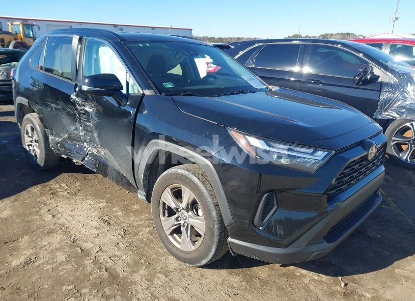 2022 Toyota Rav4 XLE (VIN 2T3W1RFV1NC184464) main photo