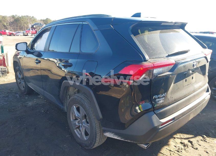 Photo 3 of 2022 Toyota Rav4 XLE (VIN 2T3W1RFV1NC184464)