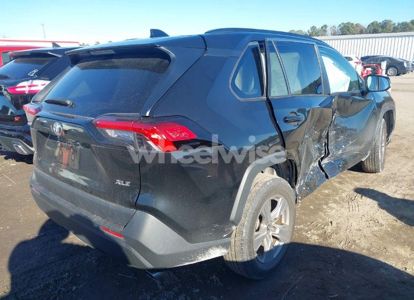 Photo 4 of 2022 Toyota Rav4 XLE (VIN 2T3W1RFV1NC184464)