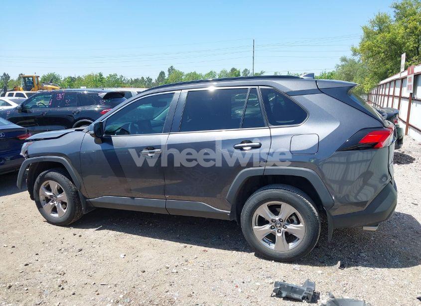 Photo 15 of 2022 Toyota Rav4 XLE (VIN 2T3W1RFV1NC193620)