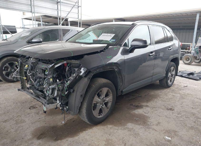 Photo 2 of 2022 Toyota Rav4 XLE (VIN 2T3W1RFV1NW227148)