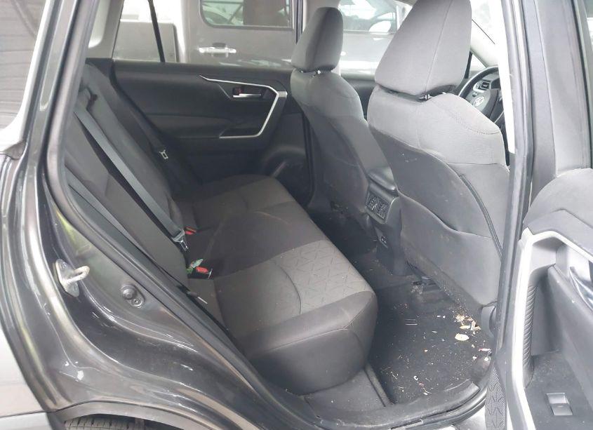 Photo 8 of 2022 Toyota Rav4 XLE (VIN 2T3W1RFV1NW227148)