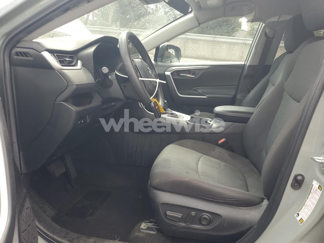 Photo 7 of 2023 TOYOTA RAV4 XLE (VIN 2T3W1RFV1PW266583)